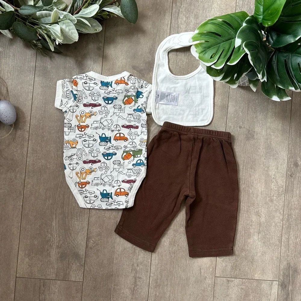 Vintage 90s Baby Boy Clothes Car Print Outfit 3 Piece Set, bib, pants, shirt